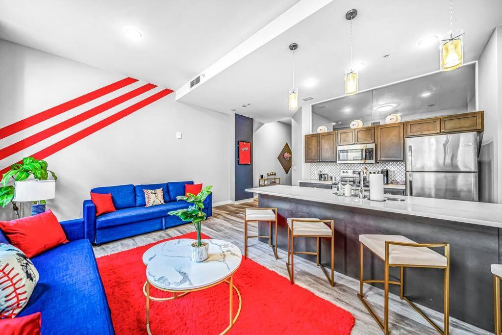2Br Unit In The Heart Of Dt With View Of Playhouse Square, Pool & Gym Access- 305 Apartment Cleveland Exterior photo